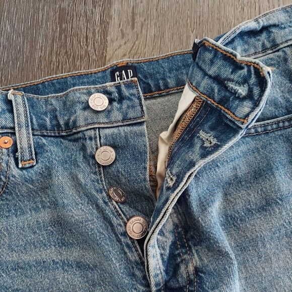 GAP Cheeky Short Distressed Button Fly Size 2 - Picture 9 of 9